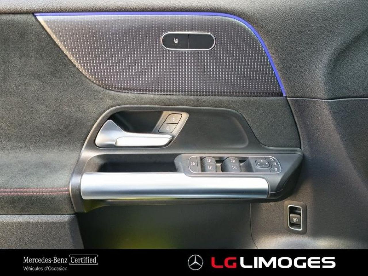 Photo du v&eacute;hicule 16 / 18