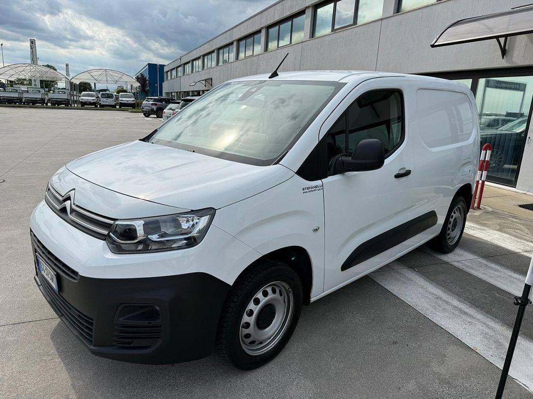 Citroen | BERLINGO M CLUB 130 EAT 8