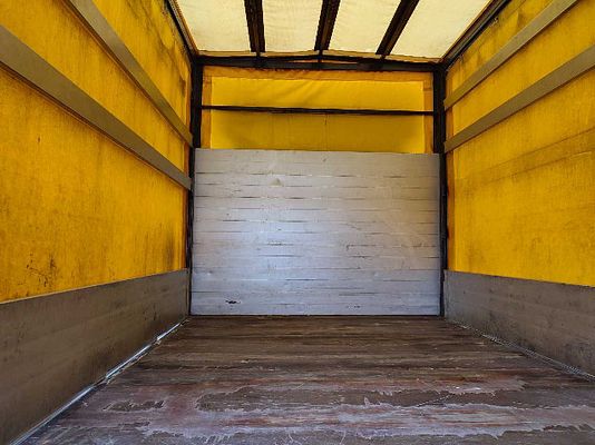 Vehicle image 7 / 10