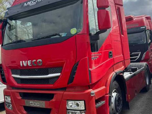 Vehicle image 2 / 4