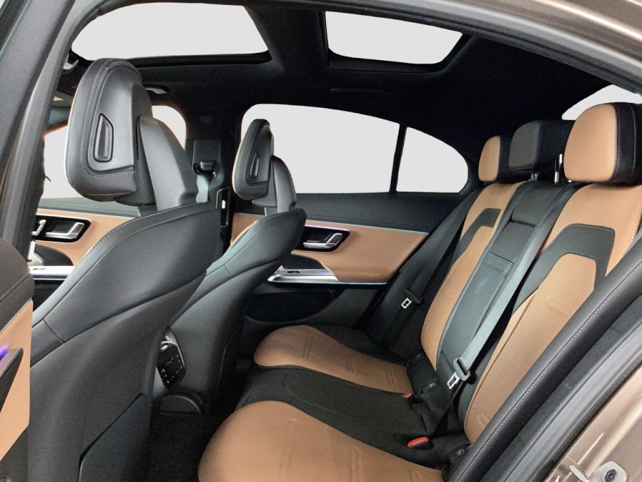 Mercedes-Benz E-Klasse – Bild 9