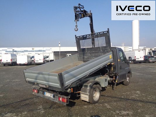 Vehicle image 2 / 15