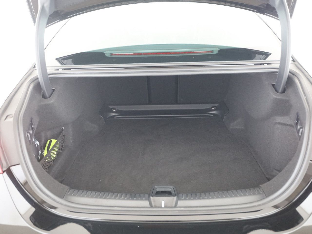Mercedes-Benz E-Klasse – Bild 17