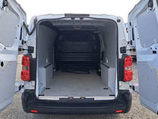 Vehicle image 9 / 14