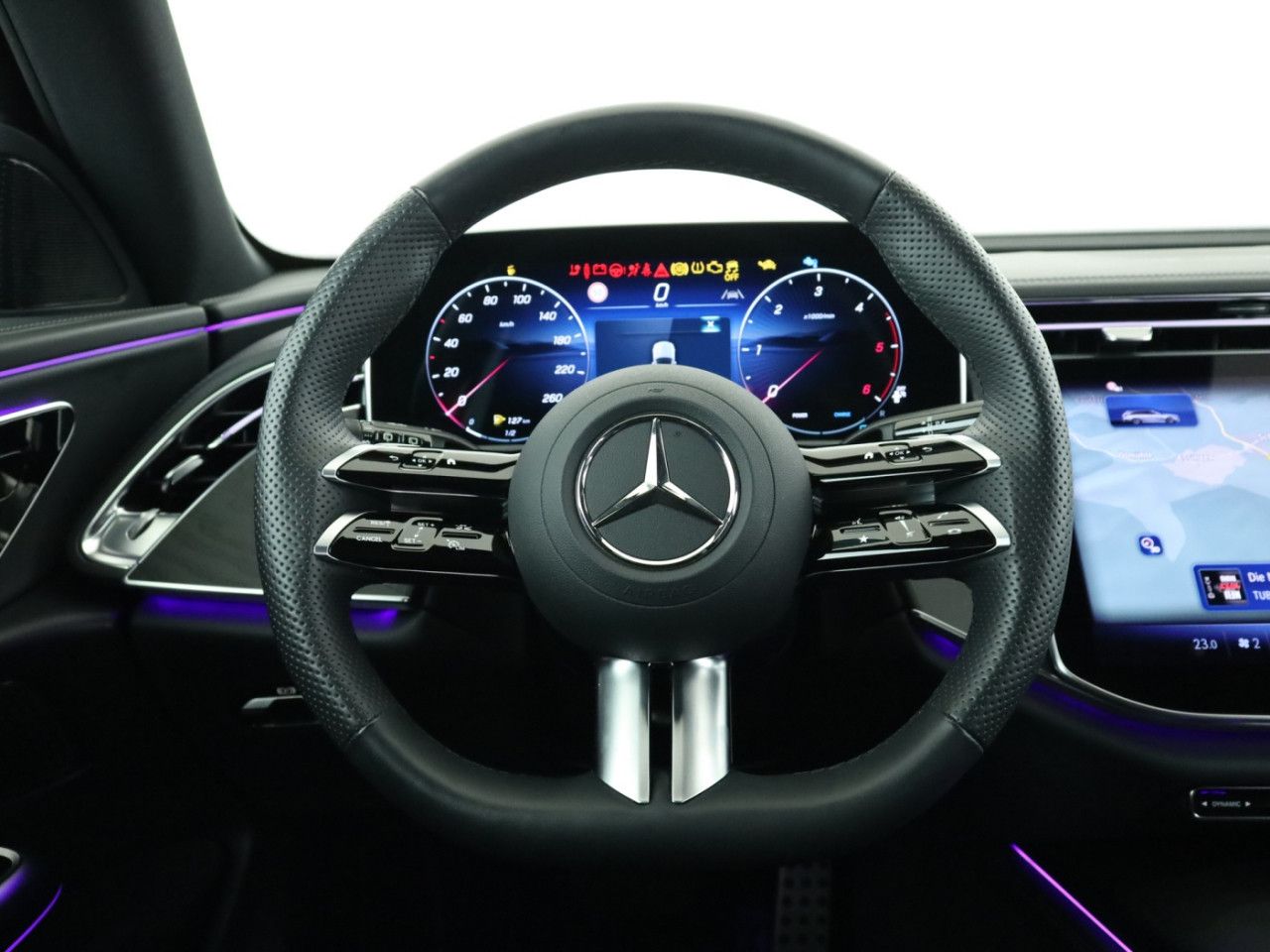 Mercedes-Benz E-Klasse – Bild 11