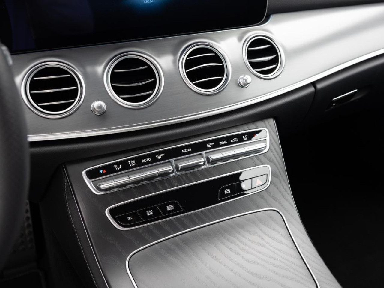 Mercedes-Benz E-Klasse – Bild 17