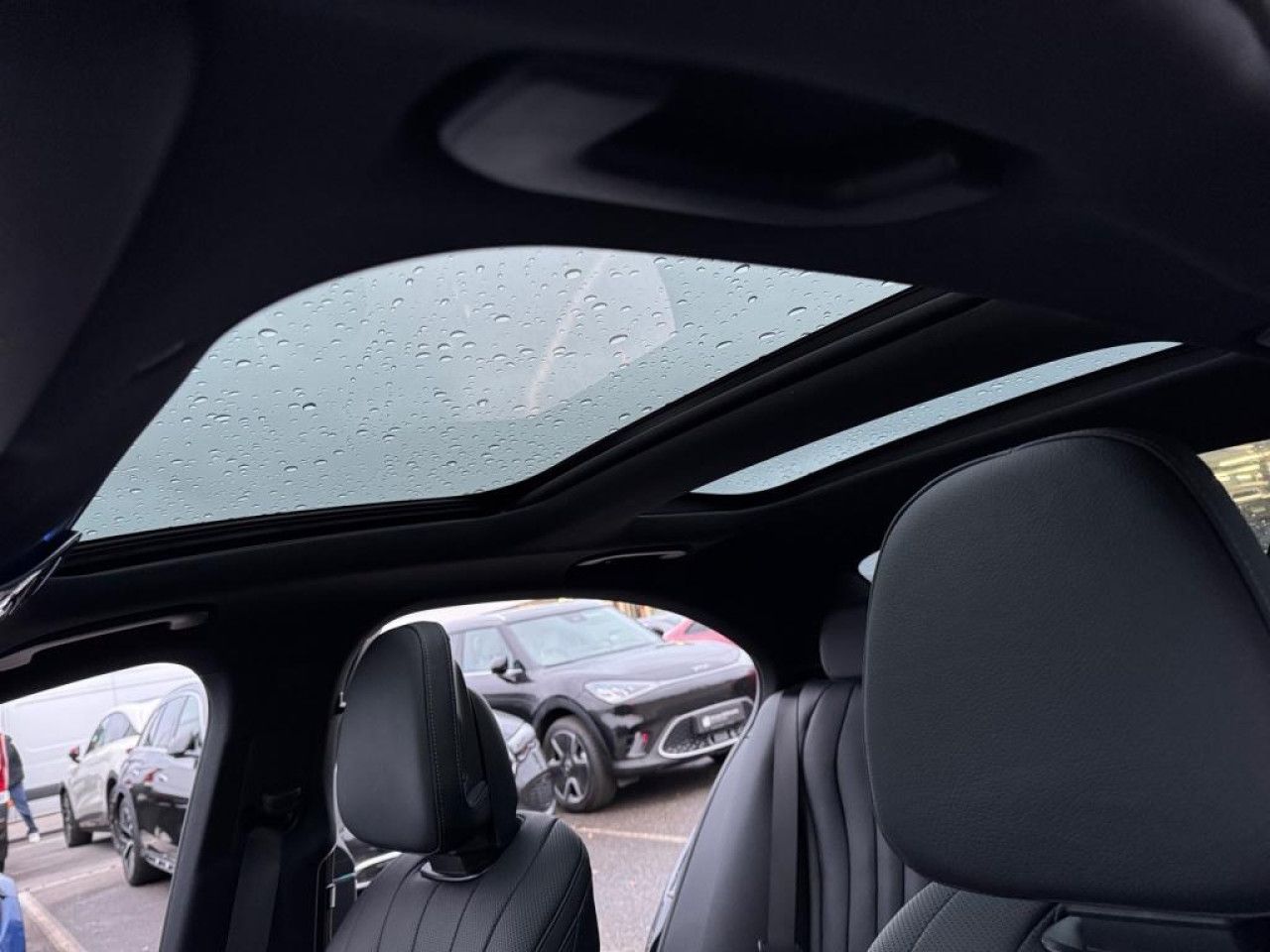 Mercedes-Benz E-Klasse – Bild 17