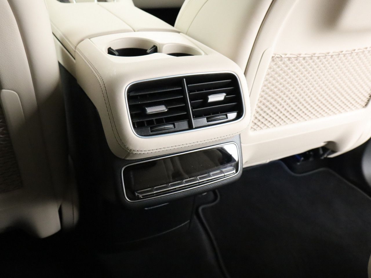 Mercedes-Benz GLS – Bild 24