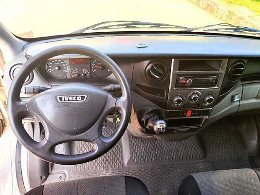Vehicle image 7 / 11