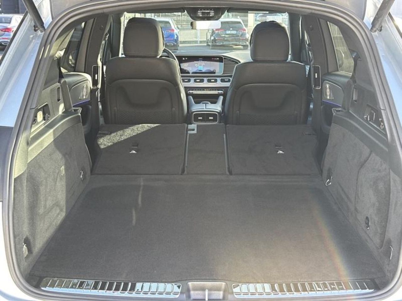 Photo du v&eacute;hicule 16 / 18