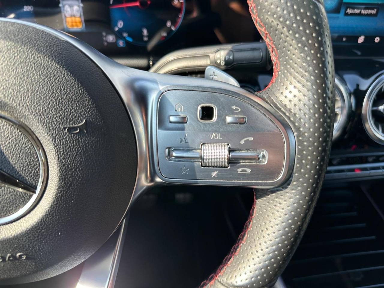 Photo du v&eacute;hicule 16 / 18