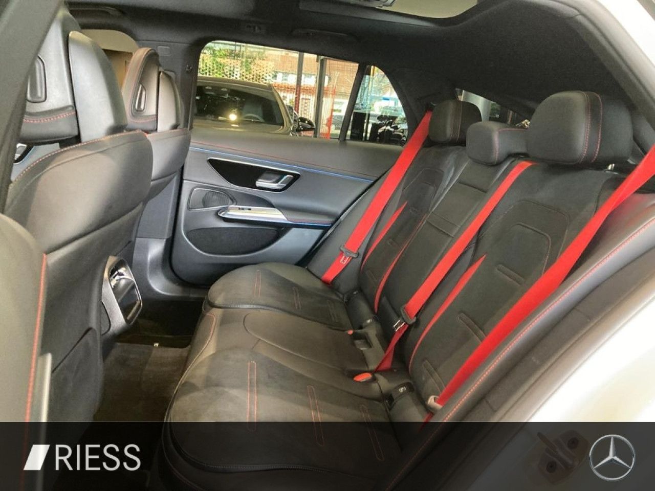 Mercedes-Benz E-Klasse – Bild 9
