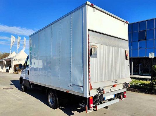 Vehicle image 4 / 11