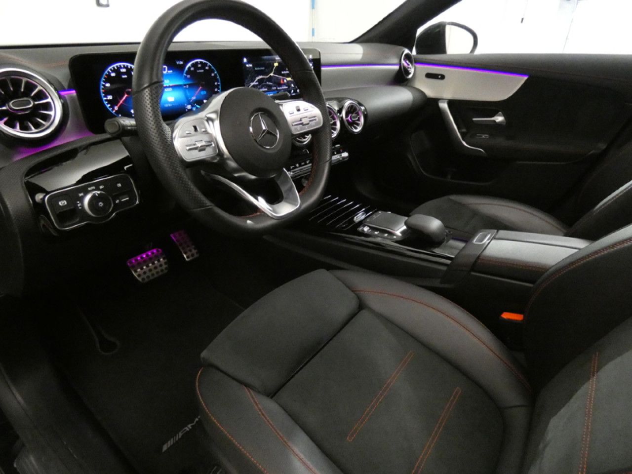 Photo du v&eacute;hicule 14 / 18