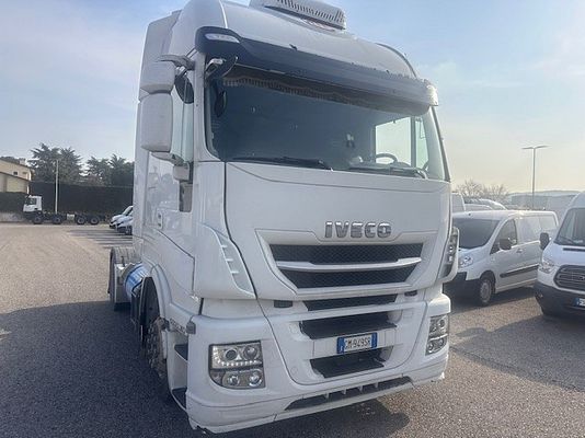 Vehicle image 2 / 20