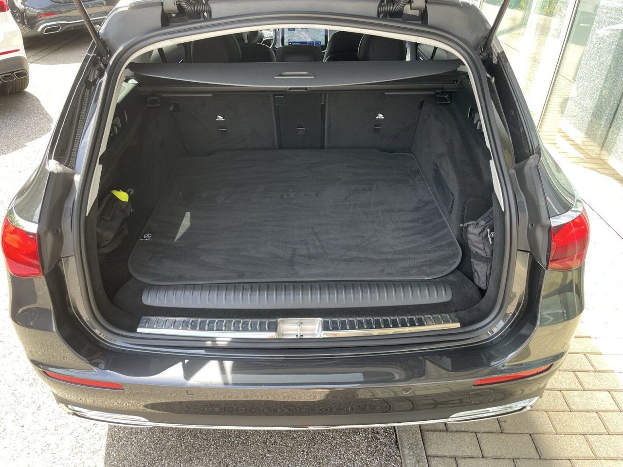 Mercedes-Benz E-Klasse – Bild 27