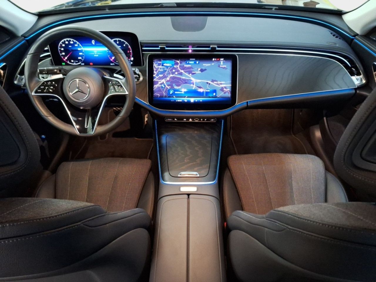 Mercedes-Benz E-Klasse – Bild 12