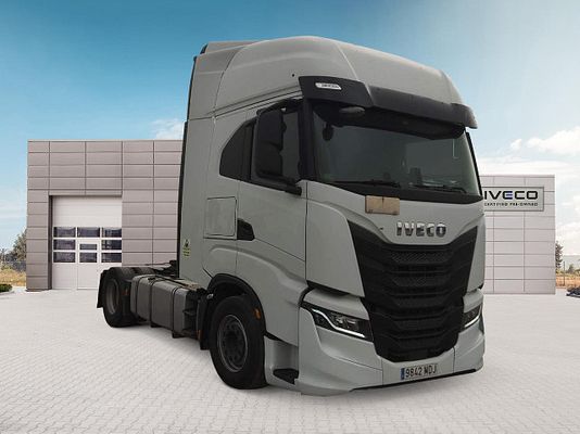 Vehicle image 2 / 6
