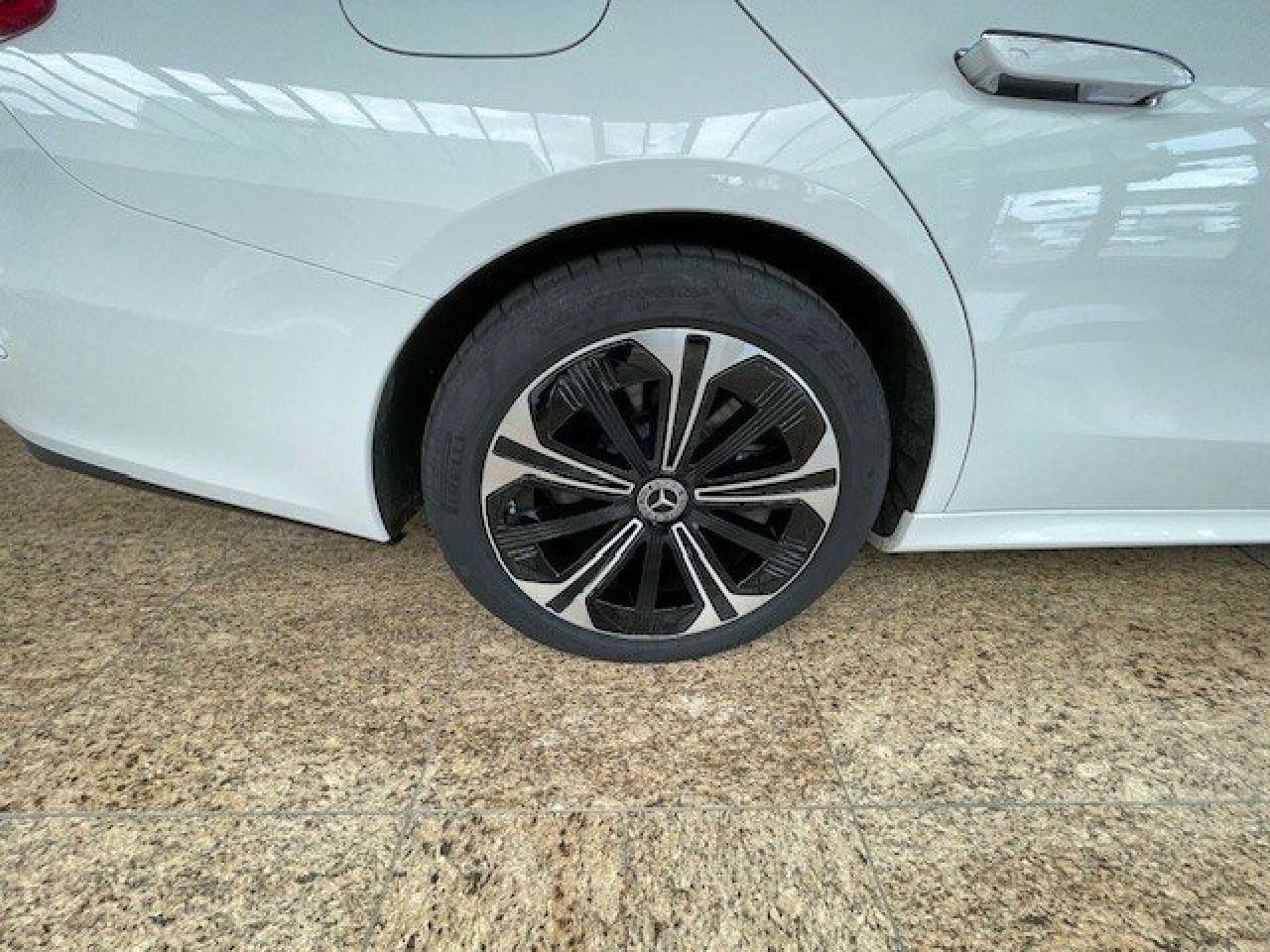 Mercedes-Benz E-Klasse – Bild 6
