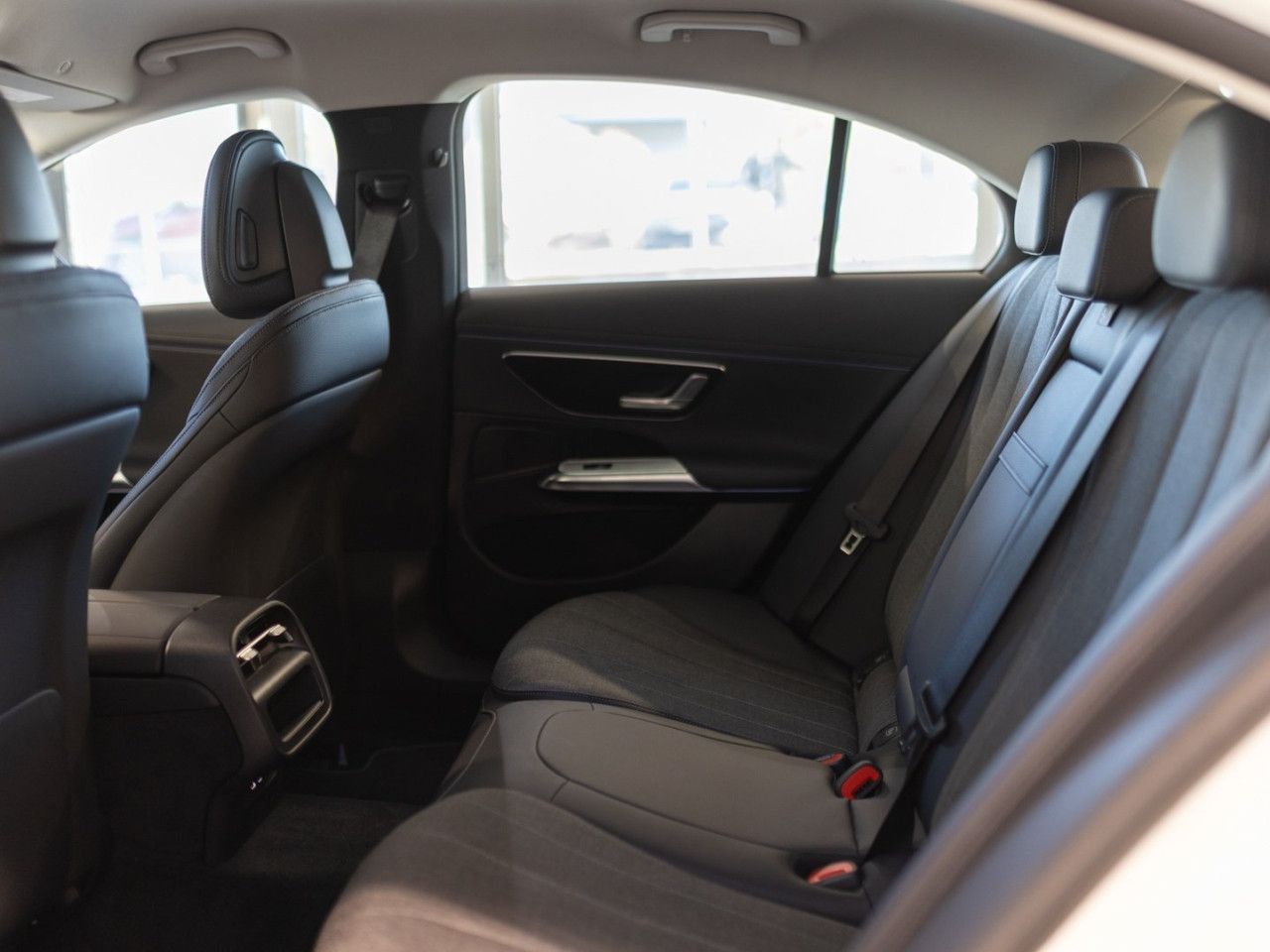 Mercedes-Benz E-Klasse – Bild 25