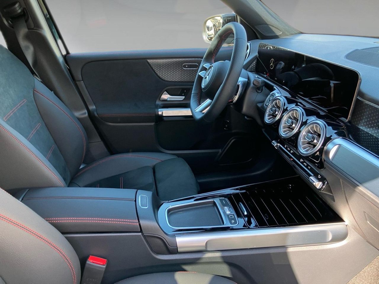 Mercedes-Benz GLB – Bild 12