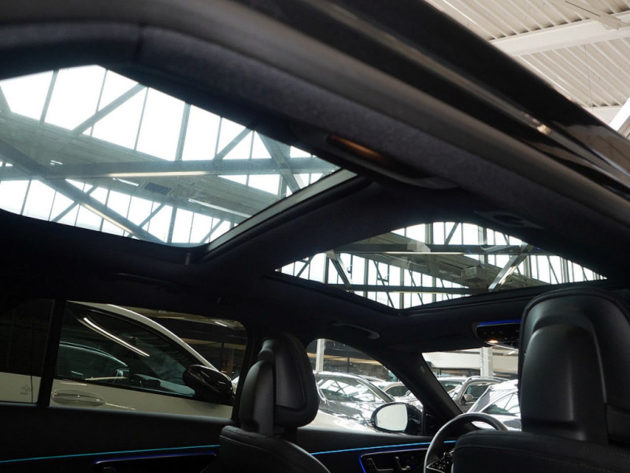 Mercedes-Benz E-Klasse – Bild 8