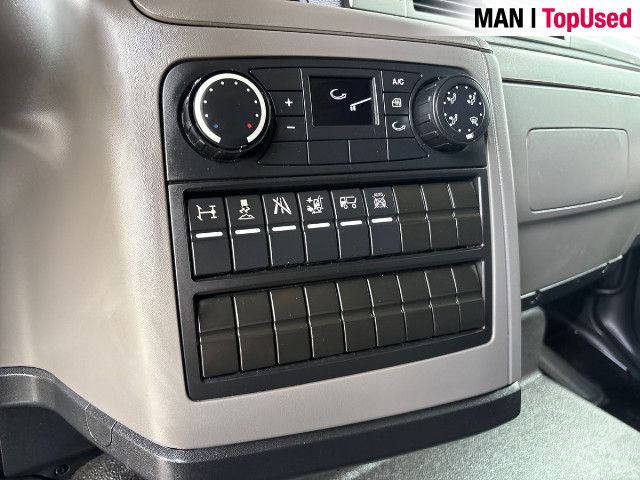 MAN TGL 8.190 4X2 BL Caja trampilla 20