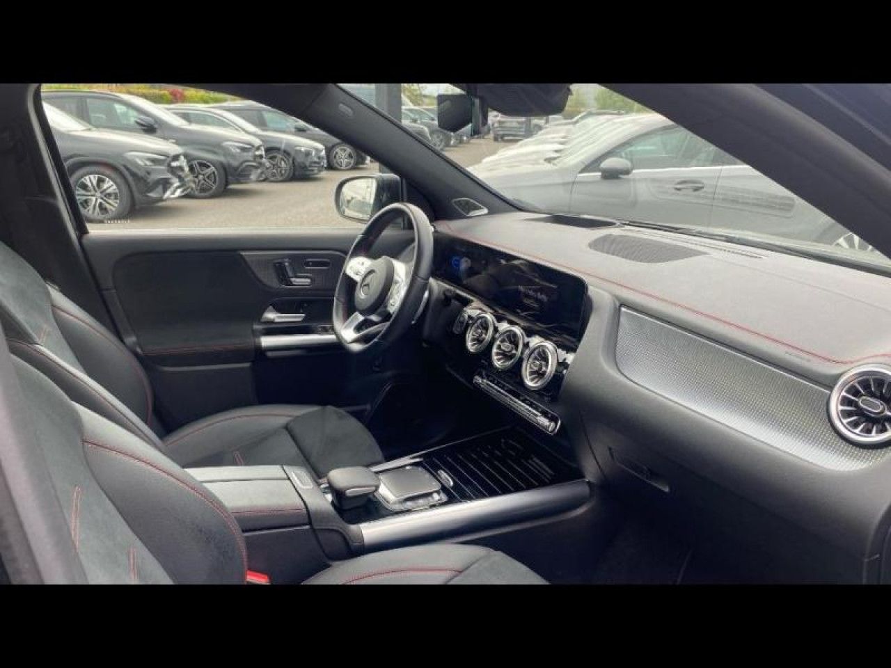 Photo du v&eacute;hicule 12 / 18