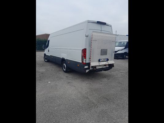 Vehicle image 3 / 20