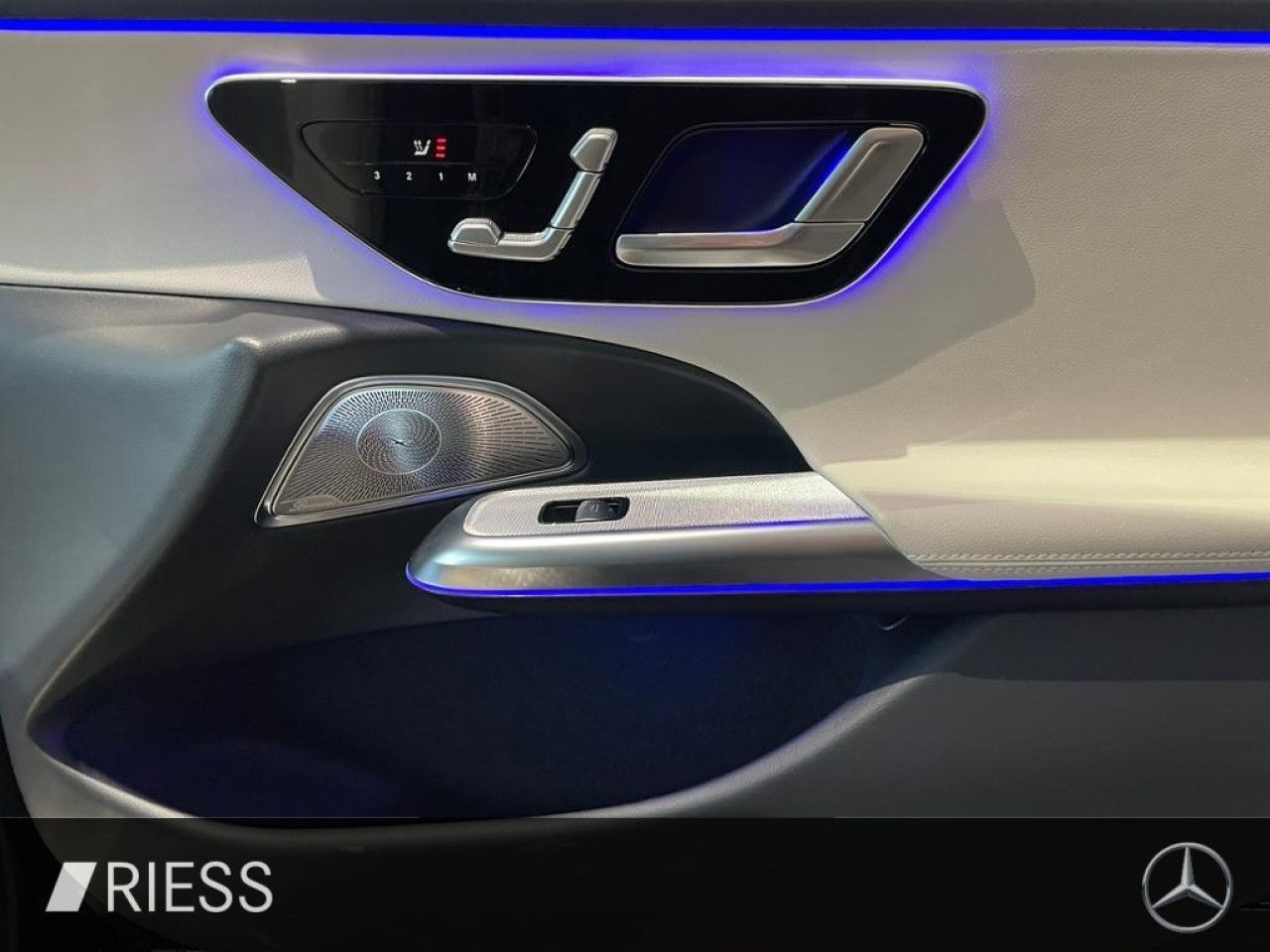 Mercedes-Benz E-Klasse – Bild 12