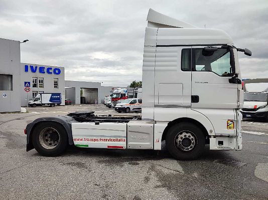 Vehicle image 3 / 11