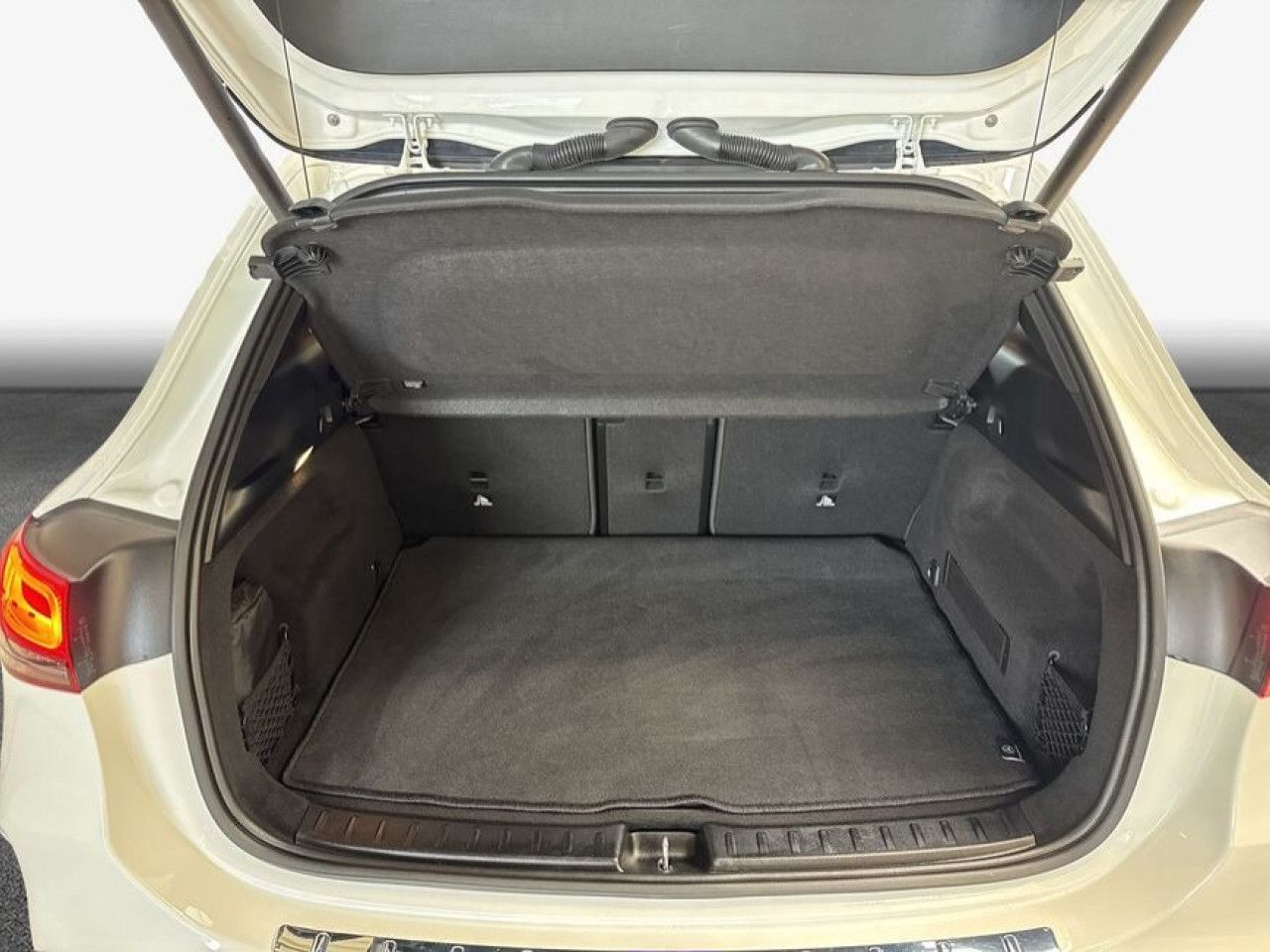 Mercedes-Benz EQA – Bild 9