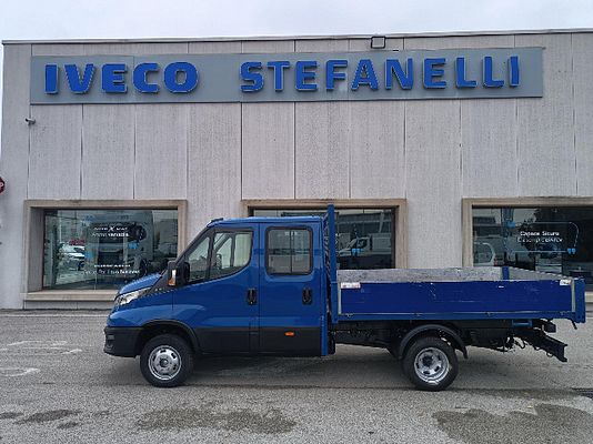 Vehicle image 1 / 10