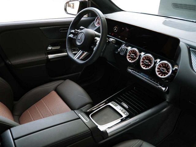 MERCEDES-BENZ EQA 0 — imagine 4