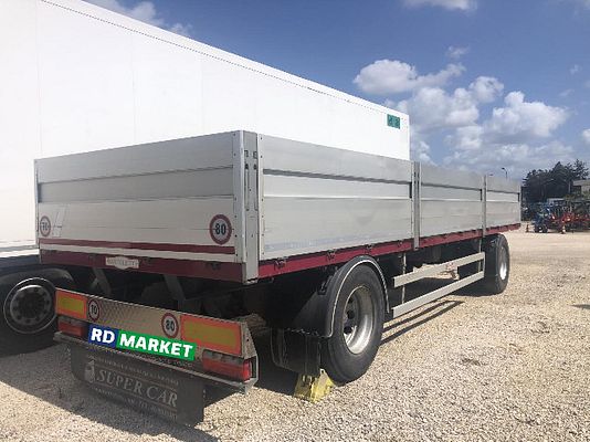 Vehicle image 2 / 4