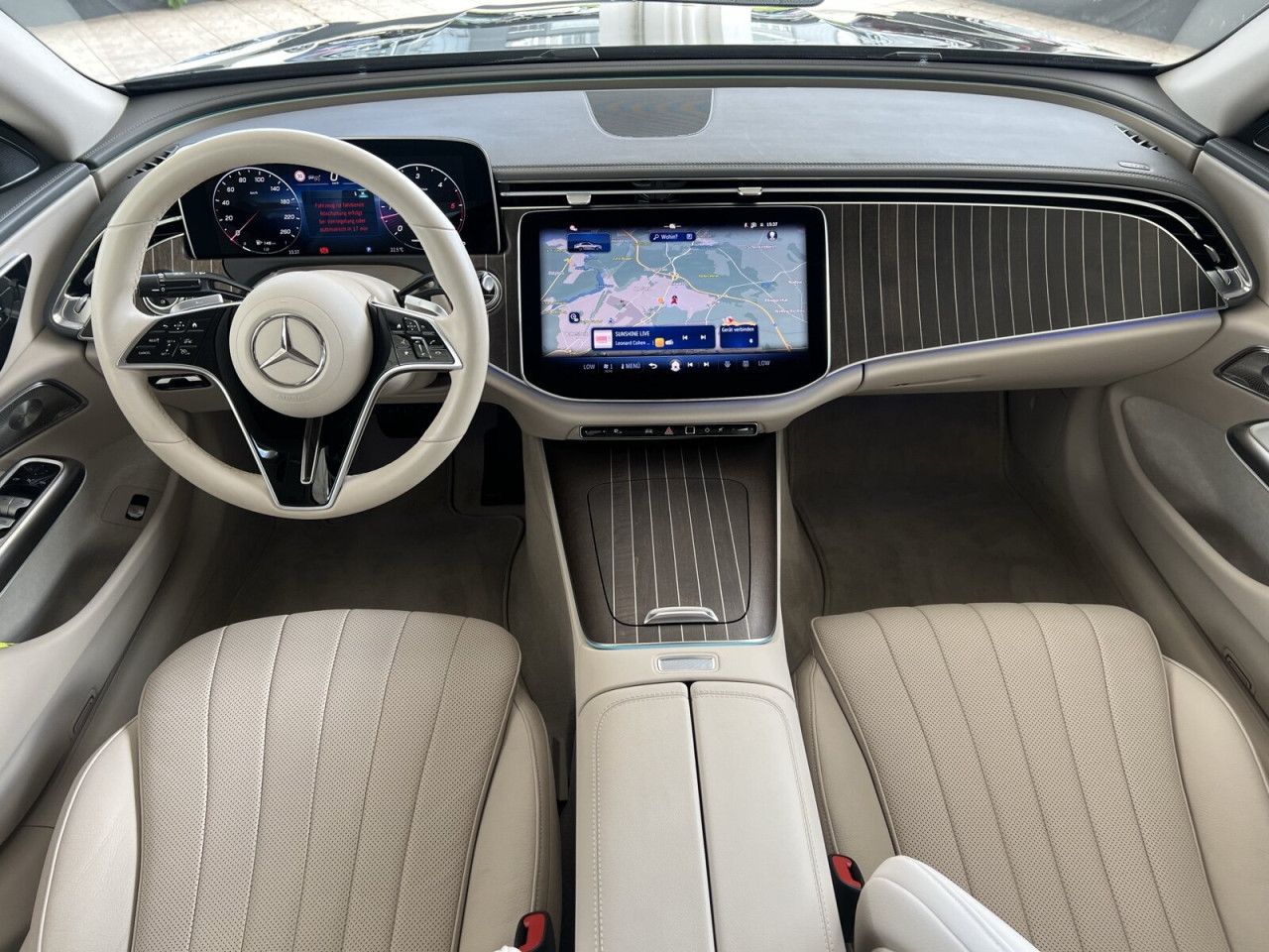 Mercedes-Benz E-Klasse – Bild 13