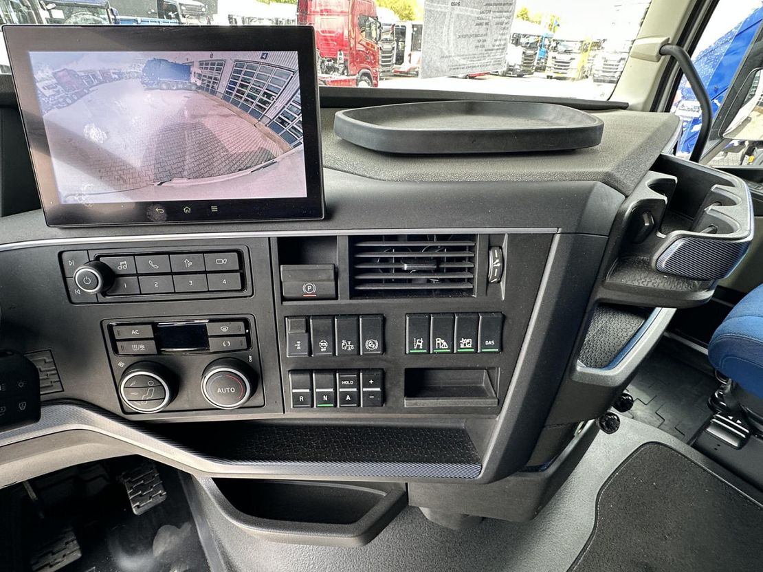Vehicle image 14 / 20