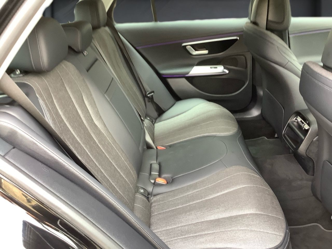 Mercedes-Benz E-Klasse – Bild 13