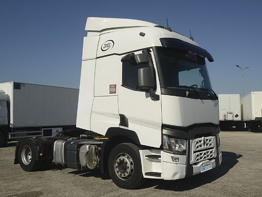 Vehicle image 1 / 5