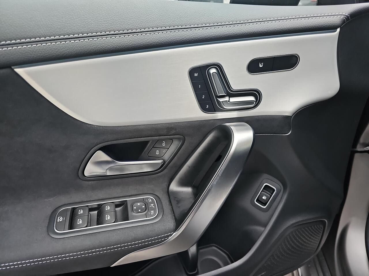 Zdjęcie pojazdu 12 / 21