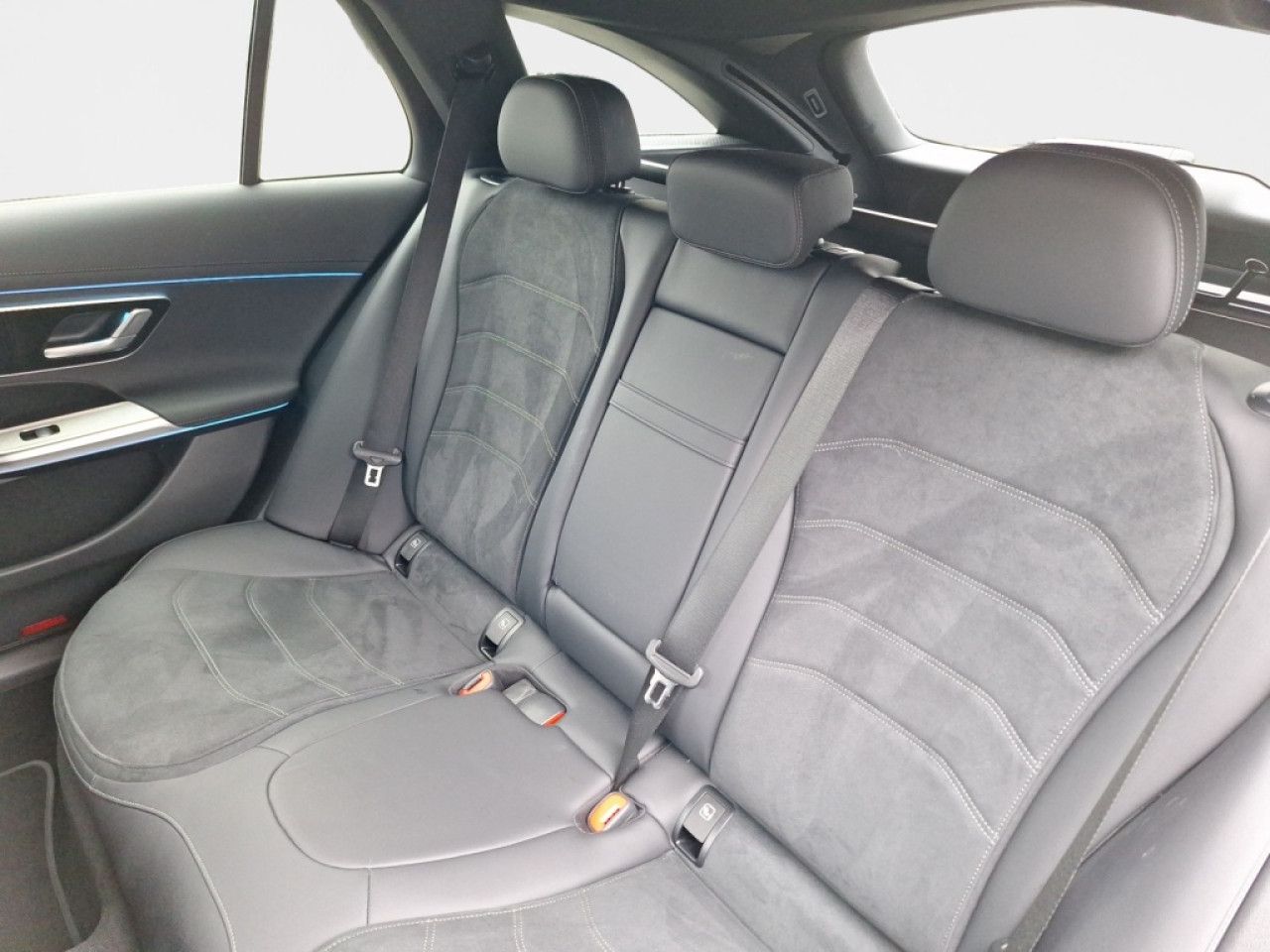 Mercedes-Benz E-Klasse – Bild 15