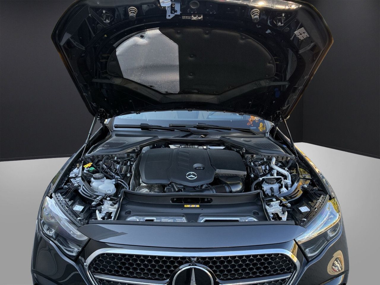 Mercedes-Benz E-Klasse – Bild 13