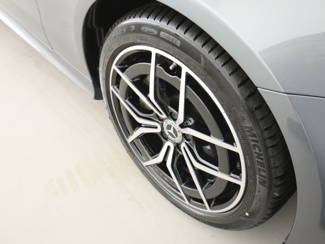 Mercedes-Benz E-Klasse – Bild 22