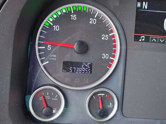 Vehicle image 8 / 11