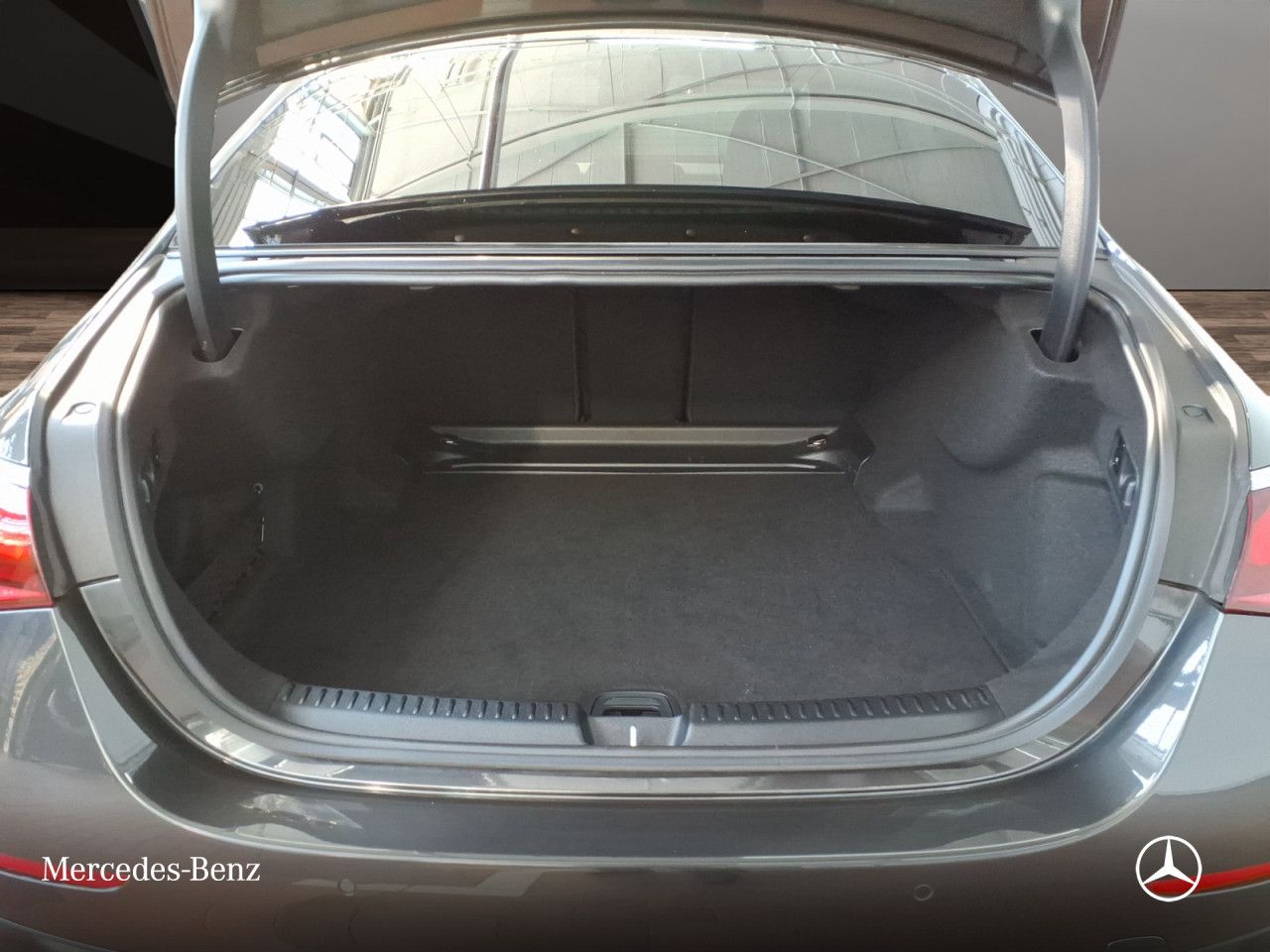 Mercedes-Benz E-Klasse – Bild 15