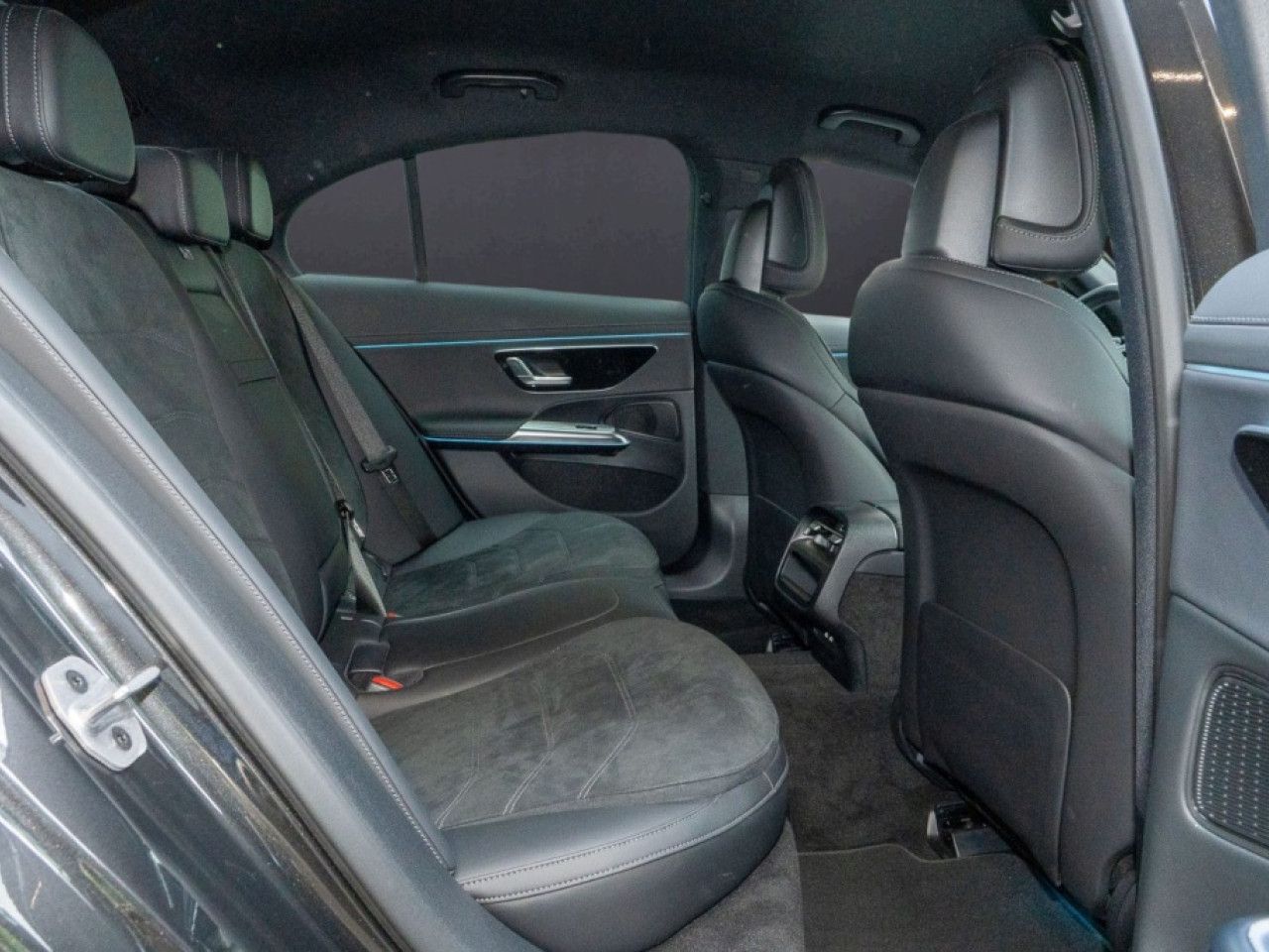 Mercedes-Benz E-Klasse – Bild 9