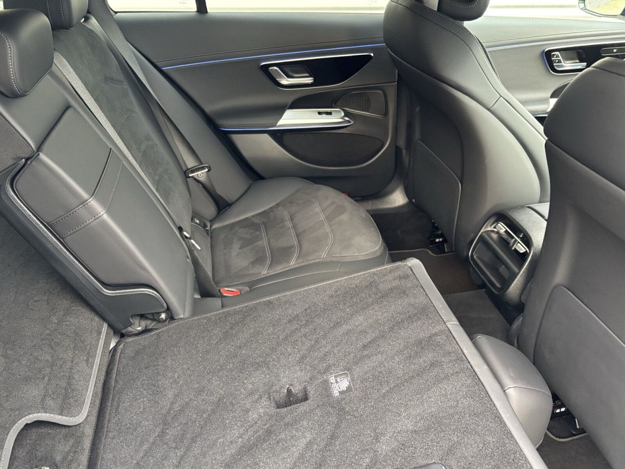 Mercedes-Benz E-Klasse – Bild 13