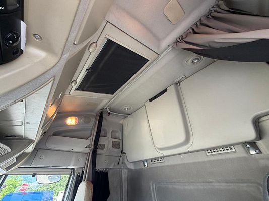 Vehicle image 6 / 15