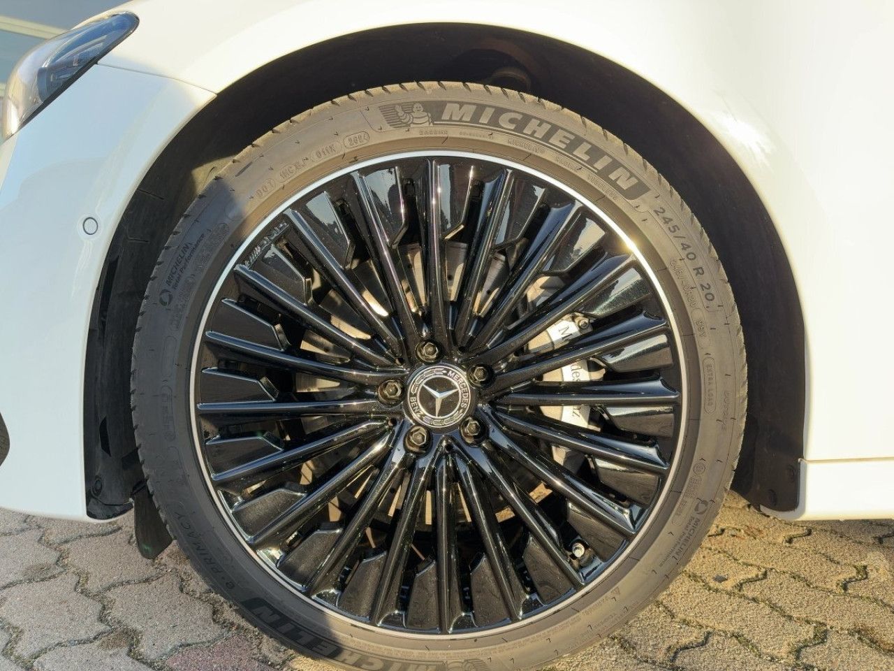 Mercedes-Benz E-Klasse – Bild 12