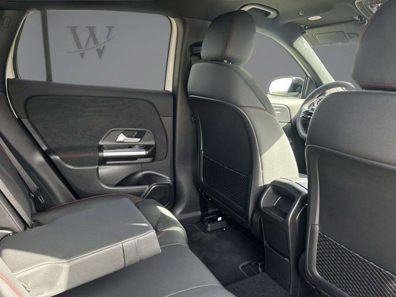 Photo du v&eacute;hicule 17 / 18